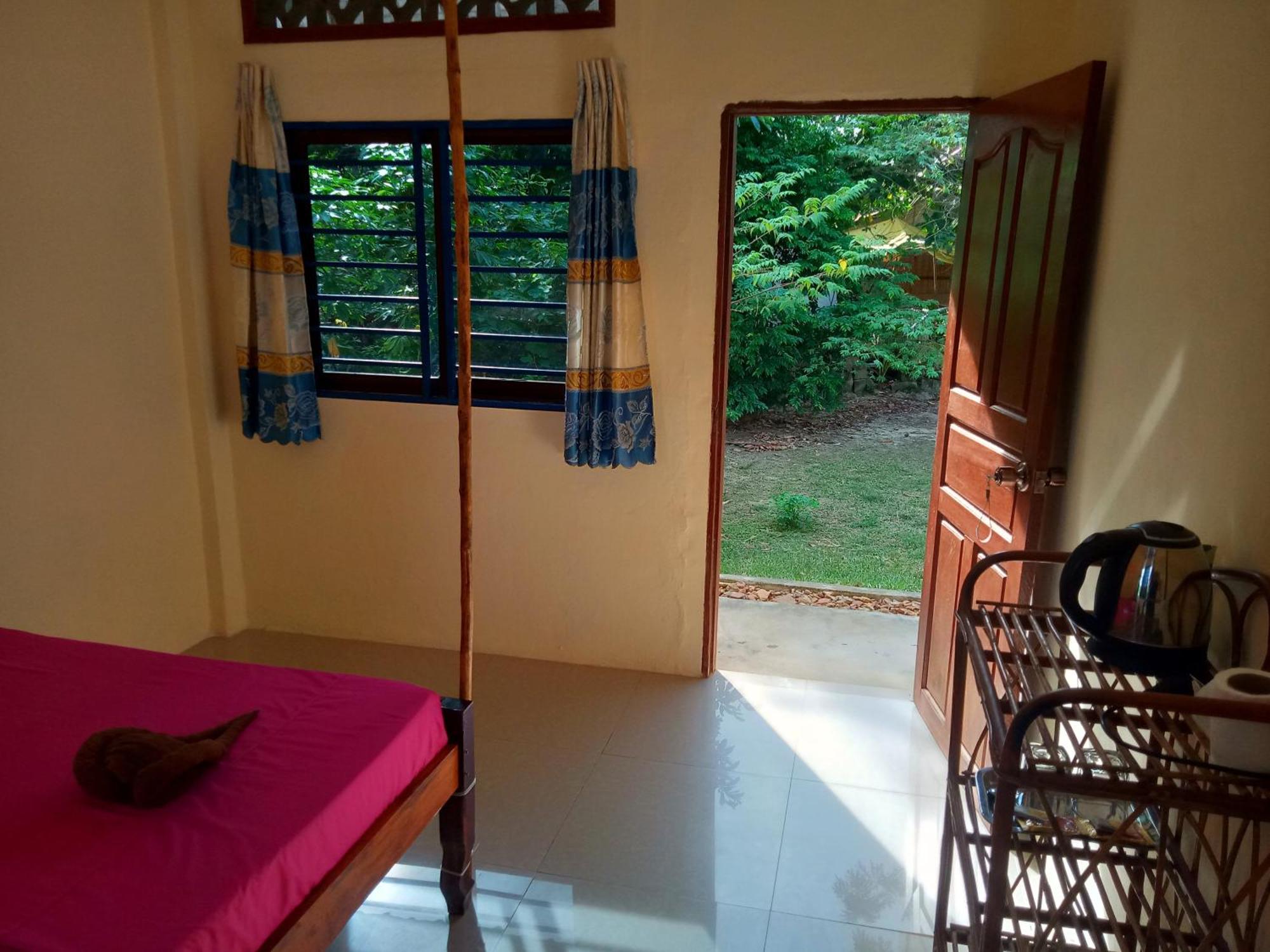 Baloo Guesthouse Koh Rong Sanloem Bagian luar foto